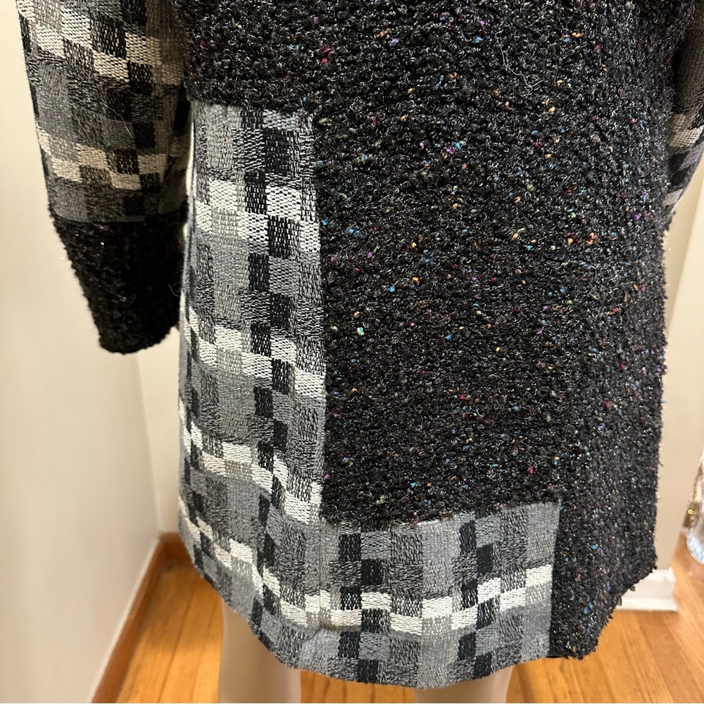 Sacred Thread Coat - Picture 11 of 17